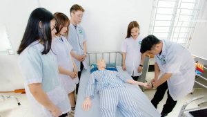 Nên chọn trường nào để học ngành Điều dưỡng?